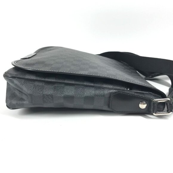 LOUIS VUITTON N58029 Damier Graphite Daniel MM Daniel MM Messenger Shoulder Bag - Picture 7 of 15